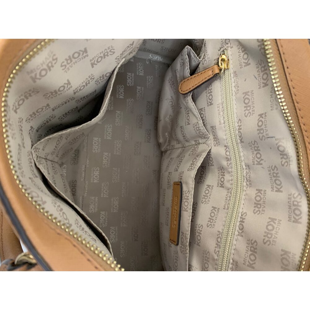 Michael Kors Tan Saffiano Leather Satchel & Wallet Set Gold Hardware 8776 EUC - Picture 3 of 7